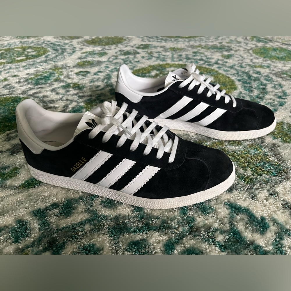 ADIDAS GAZELLE, LIKE NEW, Size 10
